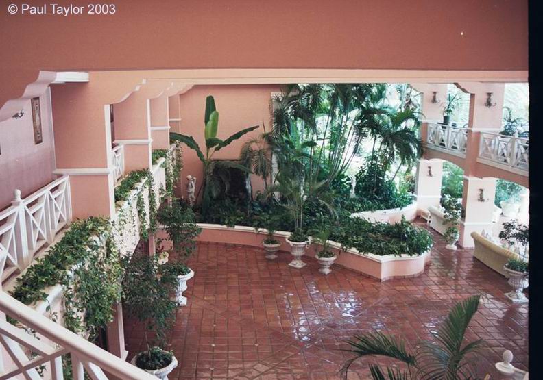Hotel548